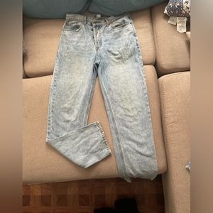 High waisted light blue boyfriend jeans